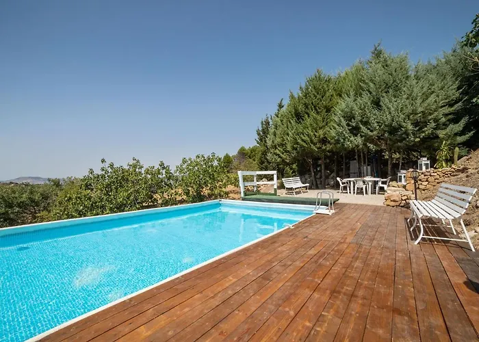 Belvilla By Oyo Modern Villa In Nissoria With Pool