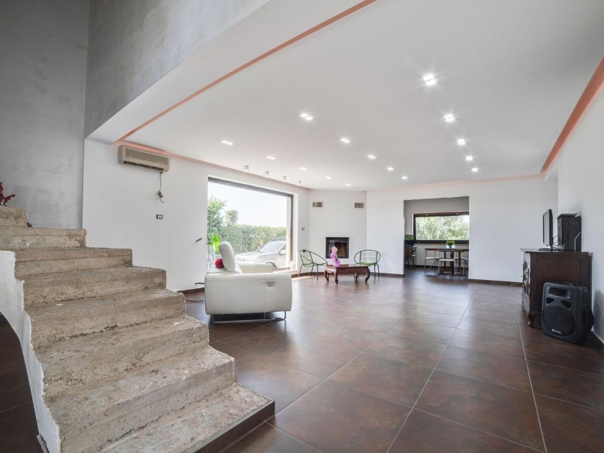 Villa Belvilla By Oyo Modern In With Pool Nissoria