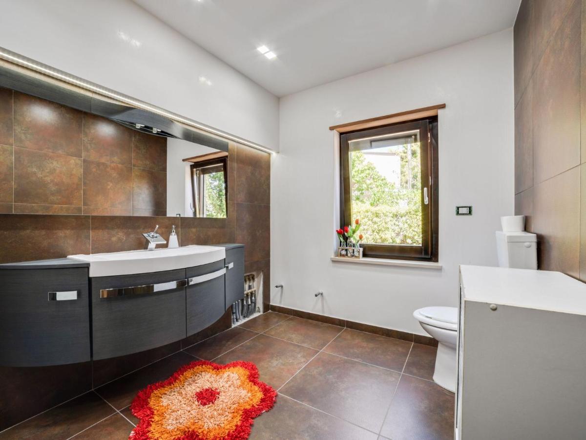 Belvilla By Oyo Modern In With Pool Nissoria